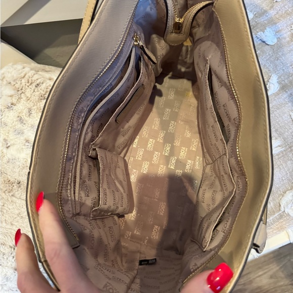 Gorgeous Michael Kors Saffiano leather studded tote! Like new! - Picture 4 of 9